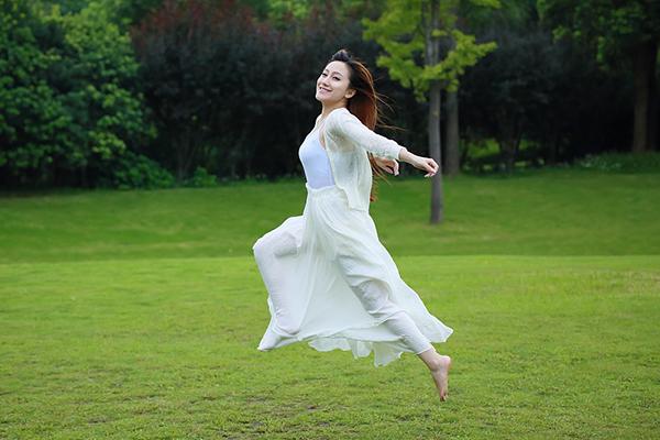 女人一个月老是来大姨妈,女人一个月大姨妈来两次怎么回事