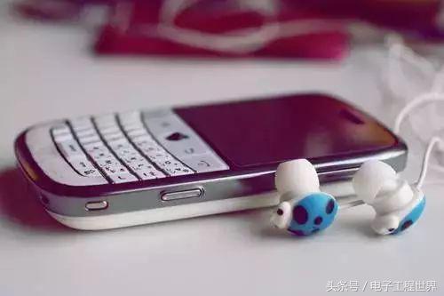 朋友圈被“10年前的手机”刷屏了!老泪纵横,都是青春和故事啊