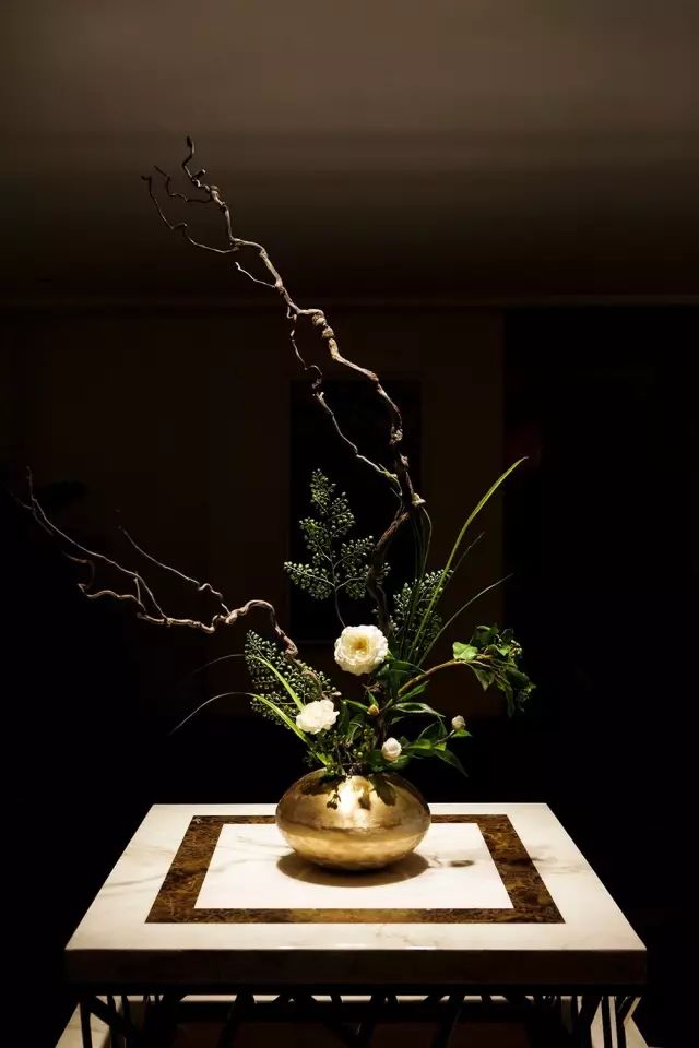 拥有后宫”佳丽三千“的设计师大叔告诉你：什么是美｜手作之美