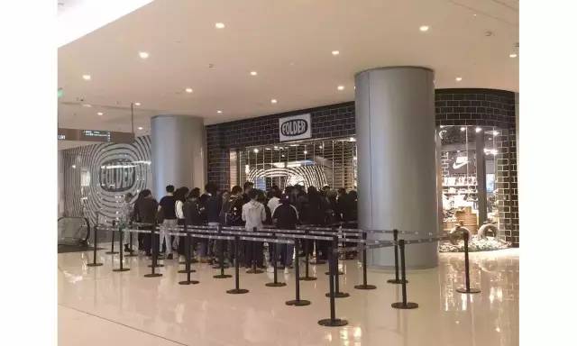 成都人疯狂排队,成都人疯狂派对