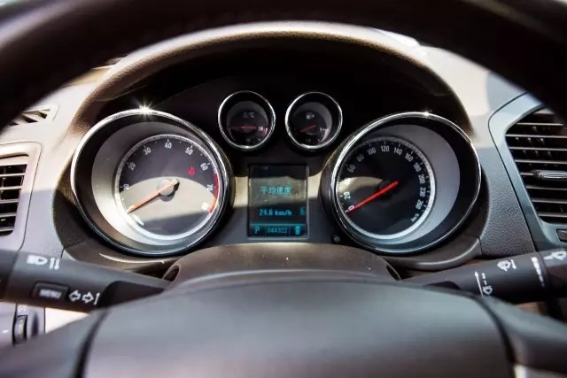 二手别克君威只要8万8，月攒7000就能开回家