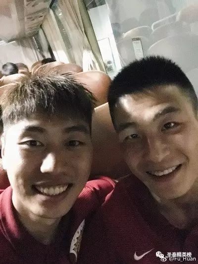 “跨国恋”，挤地铁，没事搞搞副业的武磊，这次人设“崩了”