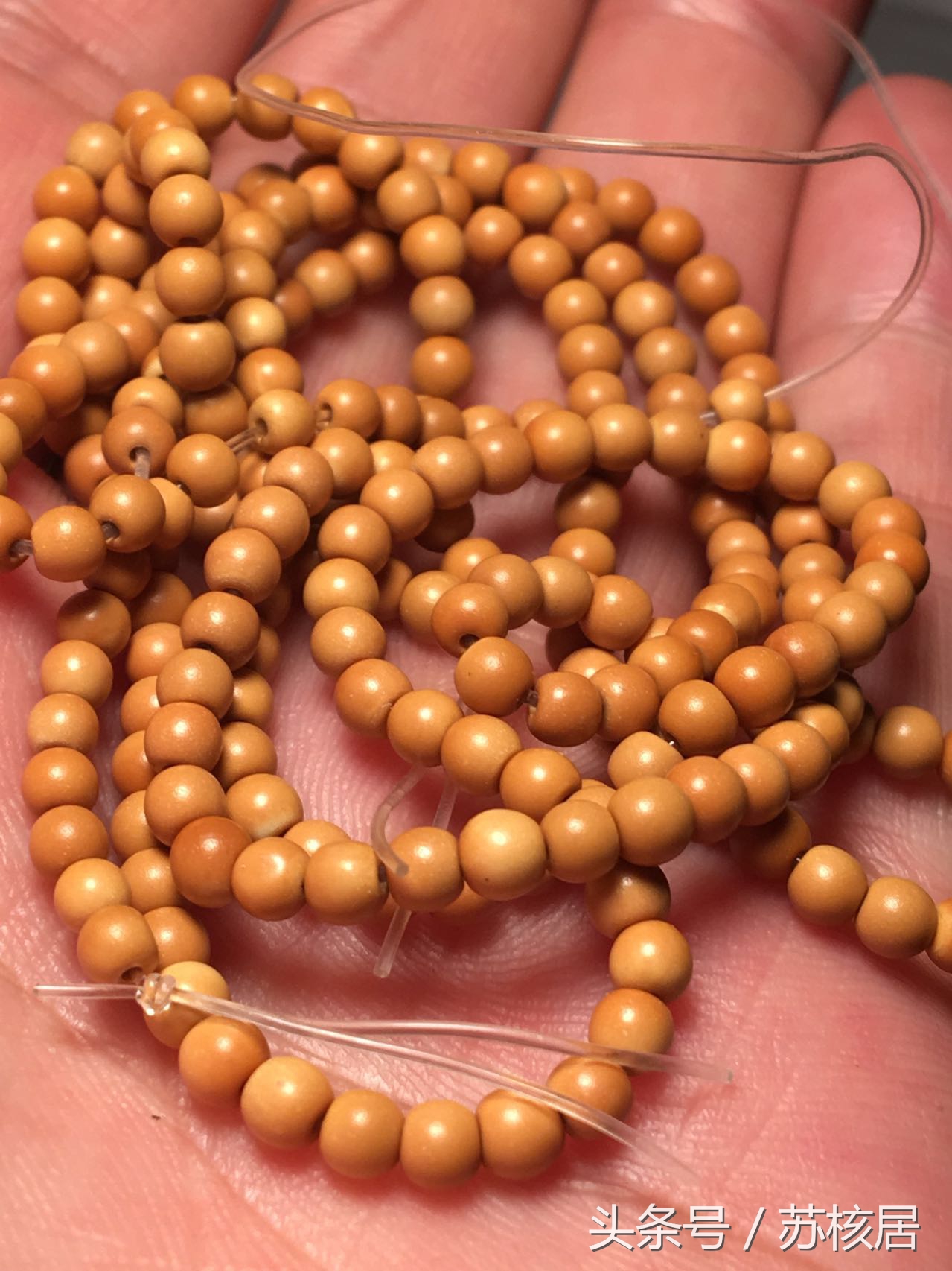 橄榄核手串越玩越黑,橄榄手串盘玩半年有玻璃化了