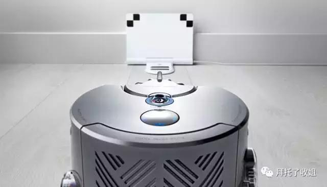 她家看不到一个拖把，地上居然没有半点儿灰