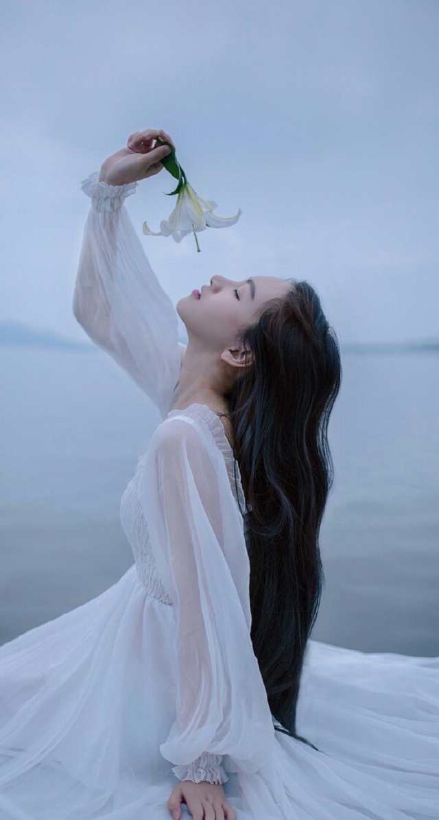 网红南笙黄灿灿哪个不是长发迷倒一片，养发你还需要知道这些