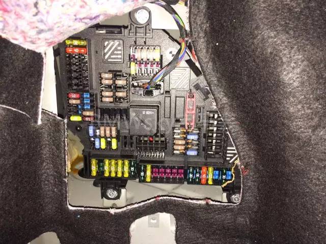 宝马点烟器不通电维修多少钱,宝马点烟器没电怎么回事