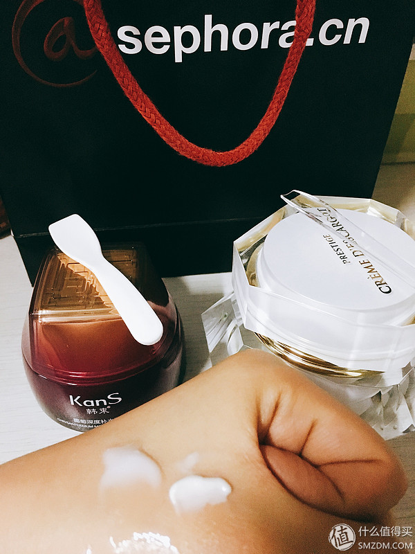 韩束墨菊深度补水套装,狠狠爱自己书评