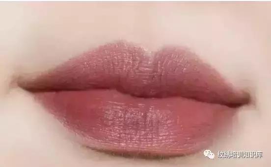唇部怎么避免做花唇,乌唇变自然唇怎么调
