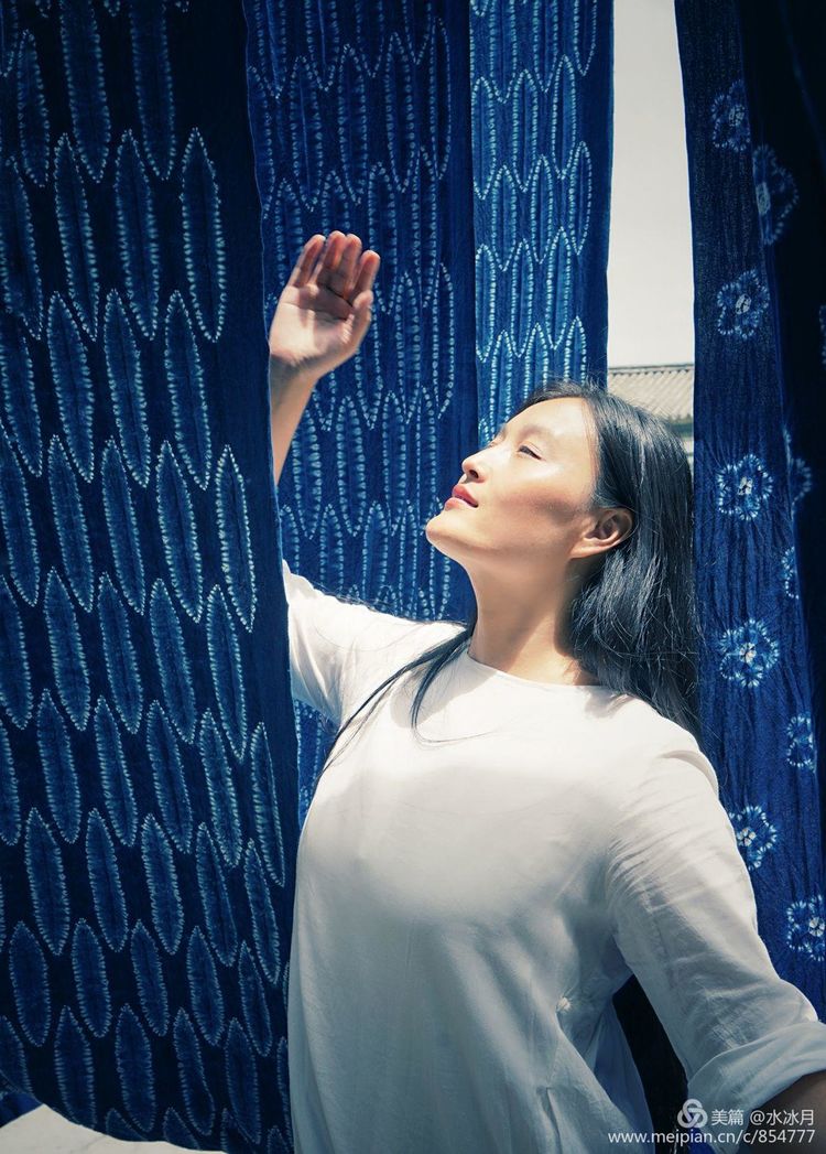 有一种蓝叫青花蓝,有一种颜色叫中国红