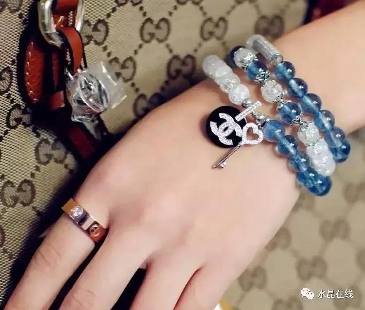 该怎么鉴别真水晶和假水晶,如何辨别真的水晶和假的水晶