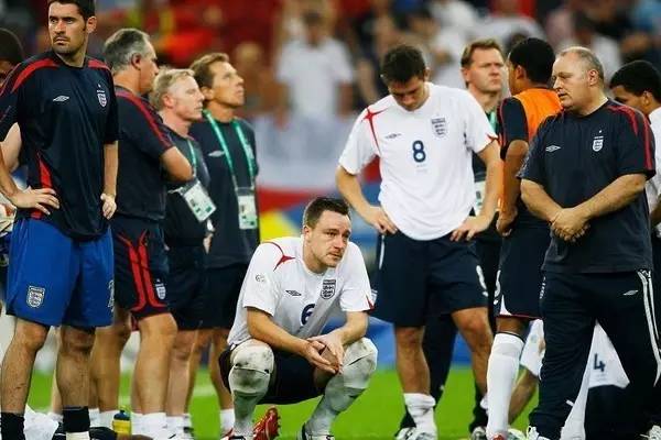 足球那些令人遗憾的场面,足球十大心酸时刻