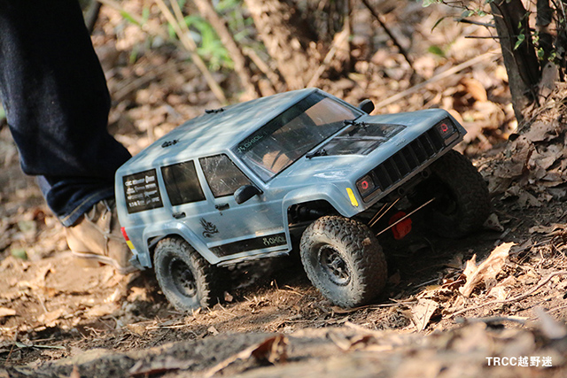 遥控仿真切诺基,大切诺基改装包围