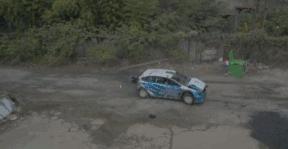 假摔、吊威亚、真人被撞飞，影视剧中的车祸戏是这么拍的？！