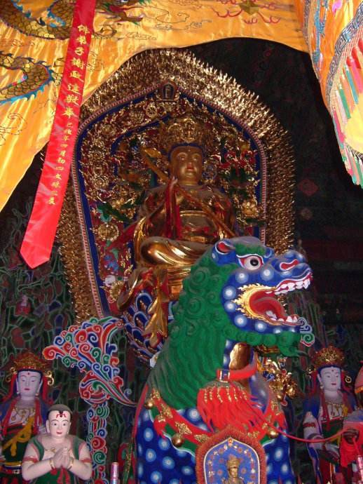 西藏文殊菩萨和五台山文殊菩萨,五台山文殊菩萨殿是文殊菩萨吗