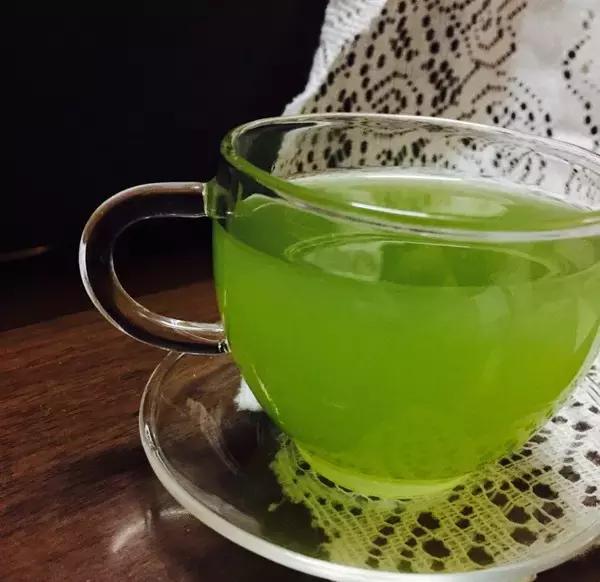 芹菜最健康的食物,芹菜最外面的老叶有营养的吗