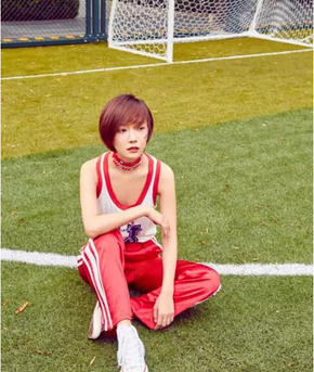 拯救大额头高发际线学王珞丹微风刘海超短发就搞定了