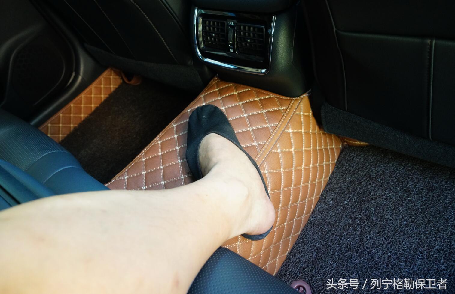 皇冠14代精英版试驾视频测评,14代皇冠车主用车评论