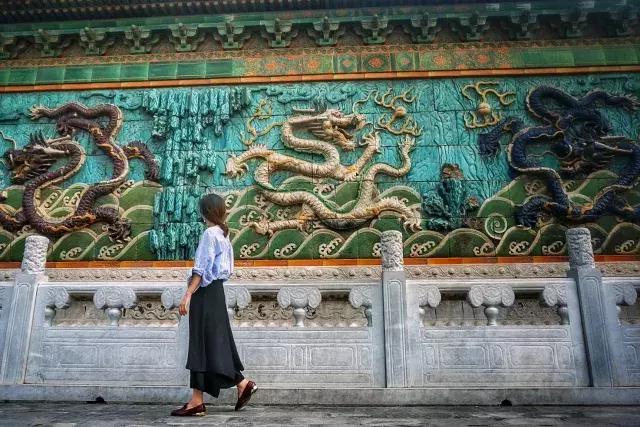 《景区包场指南》：如何在人肉堆里拍出“空无一人”的照片？