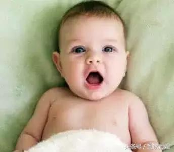 宝宝还没攒肚大便有血丝怎么回事,攒肚宝宝拉稀糊状大便