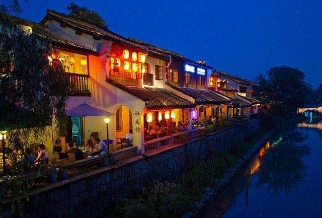 小姐！杭州好，杭州住多了对皮肤好！