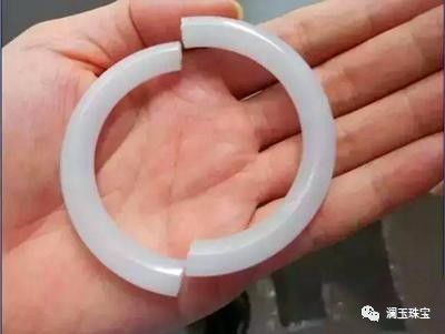 翡翠摔断了怎么修复,翡翠摔了一下有裂怎么修复