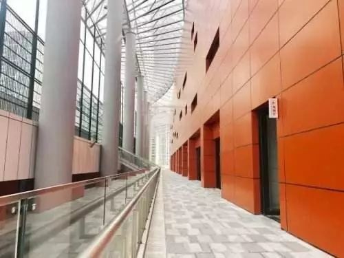 体育馆魔都,魔都屋顶