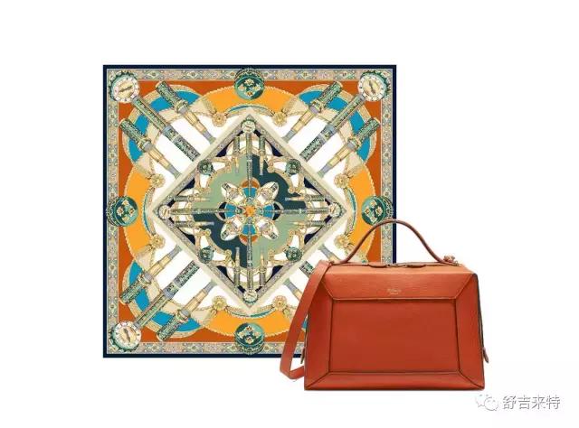 怎么防止包包油边磨损缠丝巾,如何用丝巾遮挡包包的损坏