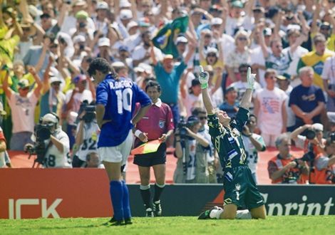 他是足坛的“神雕大侠”他让7080两代球迷如痴如醉