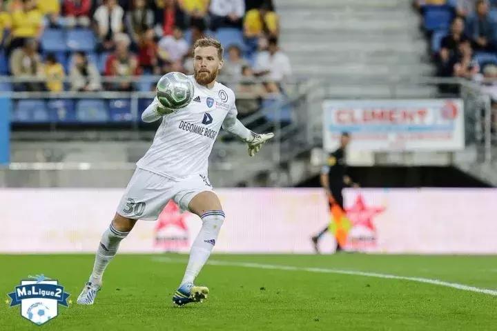 即嗨比分怎么用,荷甲德比火爆冲突