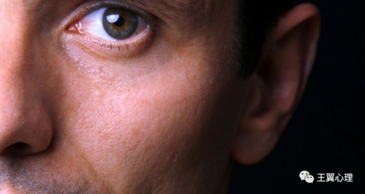 强迫症患者“内疚恐惧”与“自我恐惧”是症状的两大助燃剂