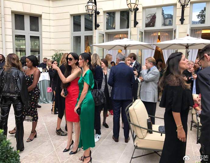 到底有多少网红去了上海时装周,参加过巴黎时装周的网红