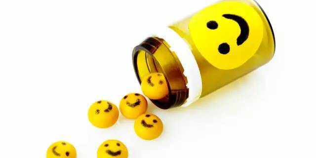 儿童手背丘疹性湿疹用什么药膏,婴儿粟丘疹和湿疹的区别