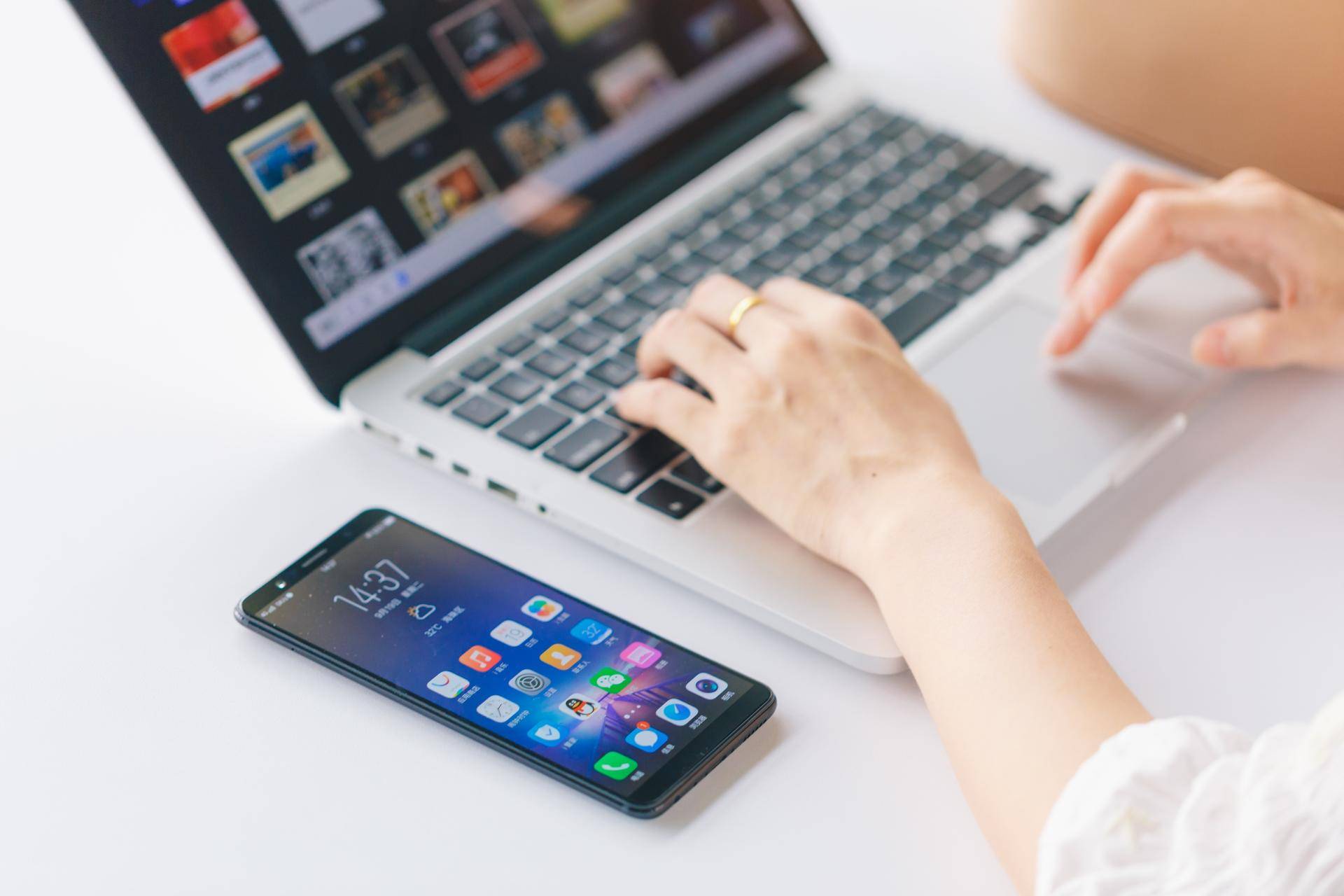 vivoX20全面屏手机,vivox20是全面屏的吗