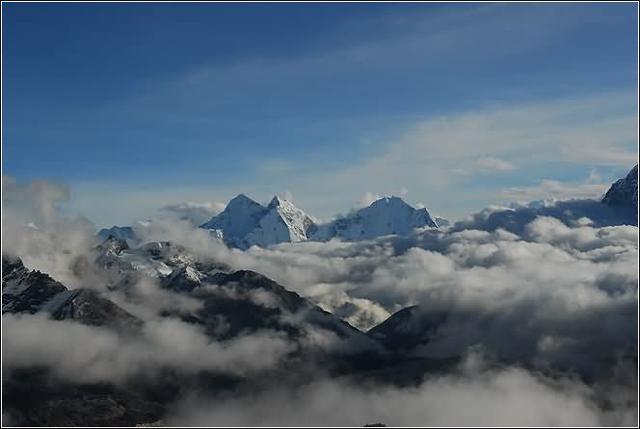 珠穆朗玛峰西坡大本营海拔多少,海拔最高的山峰是珠穆朗玛峰