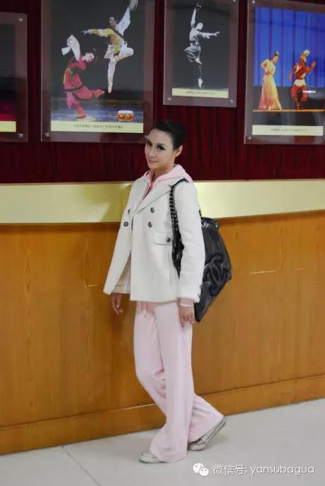 比网红更能承包男神的是富二代！睡男明星的第一要义是有钱！