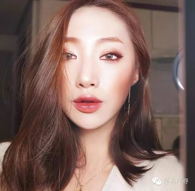 美妆厚嘴唇女博主,美妆博主嘴唇很厚的女生