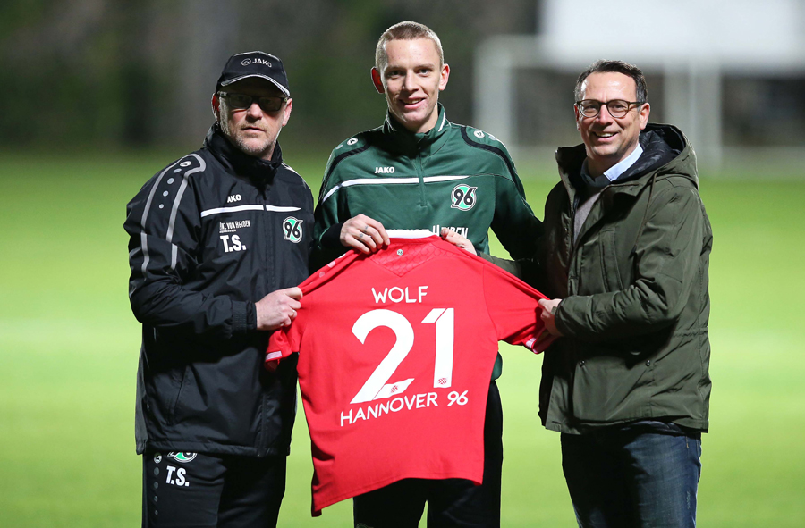 为保级，有的队花2717443.61元，有的队集齐3个日本人