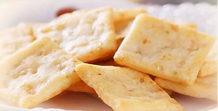 不就看了个快播庭审案吗,怎么就*制抵**薯片了?