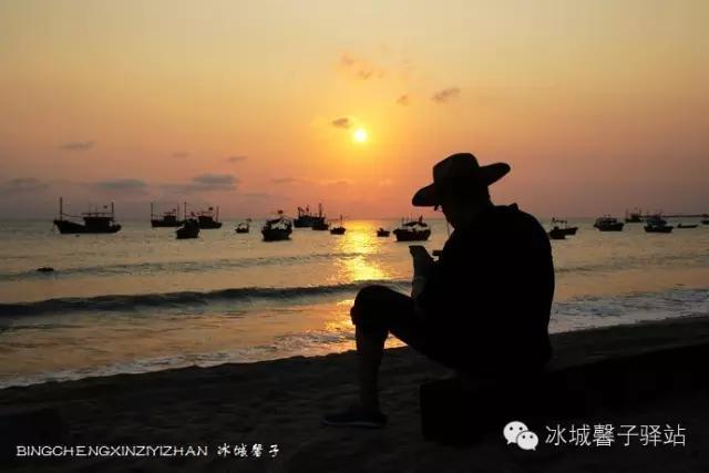 醉享三亚波波利海岸夕阳下的渔光曲