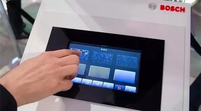 你们试过在车上吹头发吗,有没有试过在车里蒸桑拿