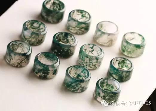 河塘水上面飘的白色的是什么,水草天丝玛瑙