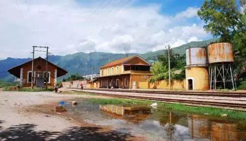 堵在路上别着急,堵在高速上不要慌