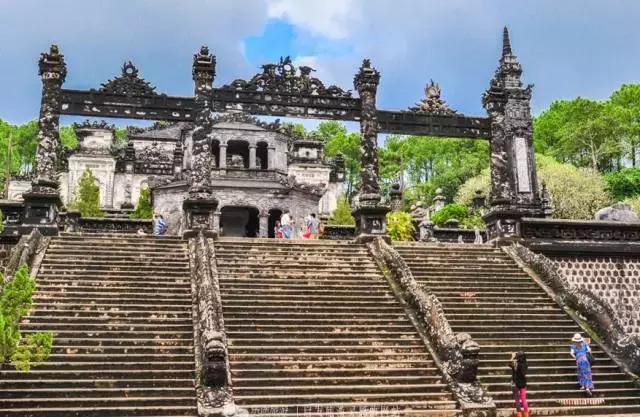 堵在路上别着急,堵在高速上不要慌