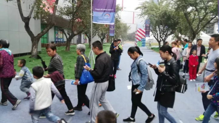 西安这个欢造节结束了熊孩子们还没有玩够