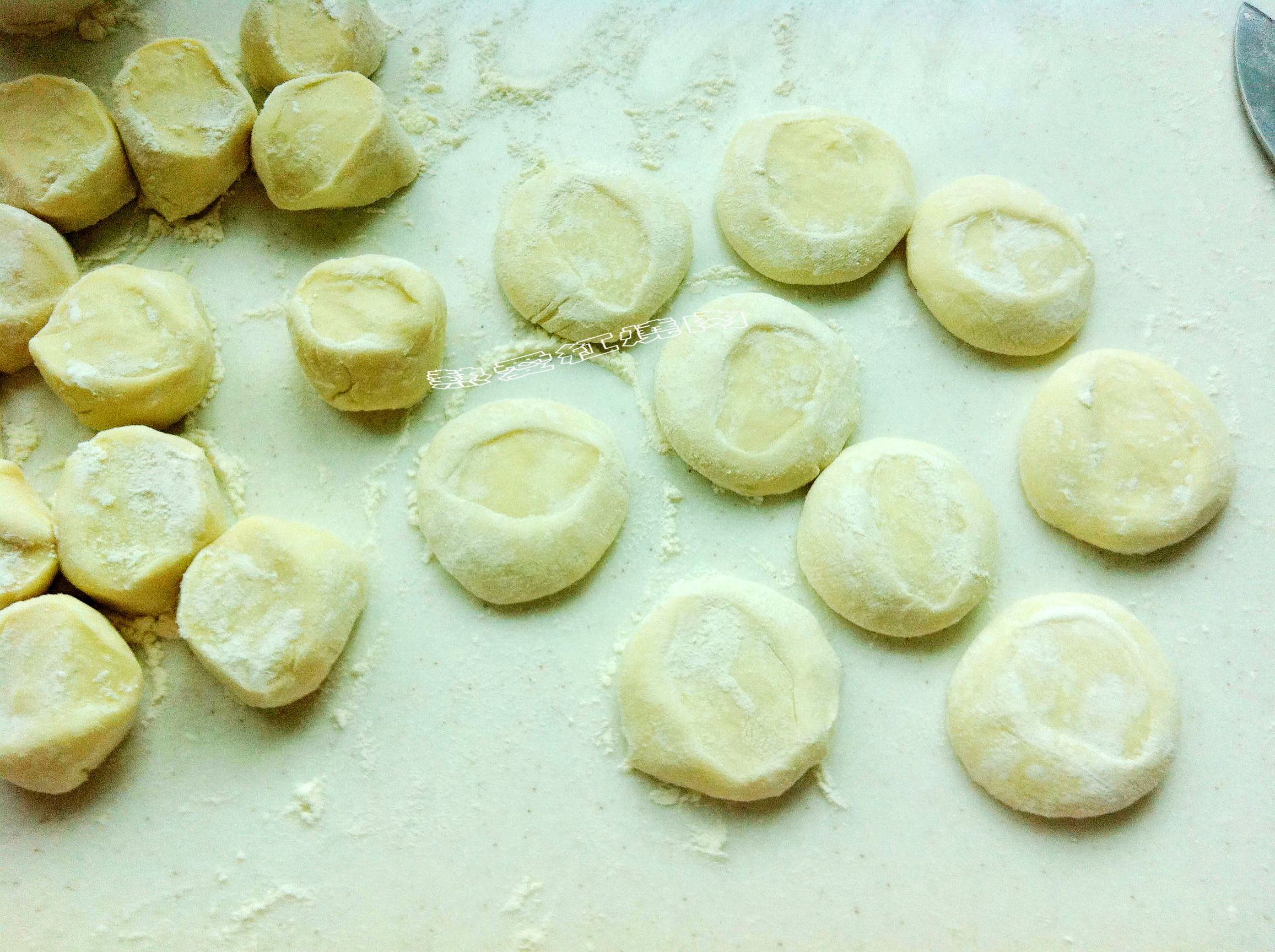 家常不用和面的包子,皮薄馅大的包子不用发面