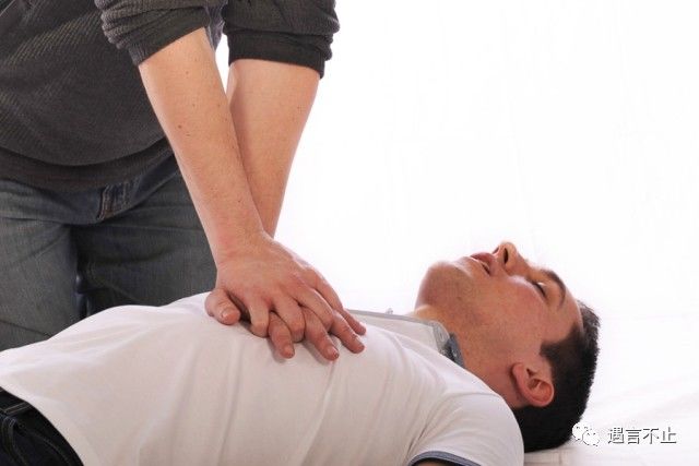 女子误吞鱼骨死亡,如果误吞鱼刺该怎么自救