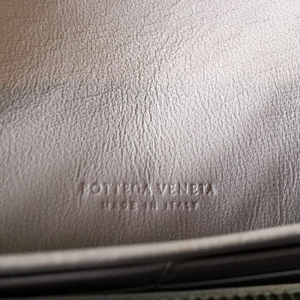 bv钱包真假辨别,bv钱包真假细节图微商