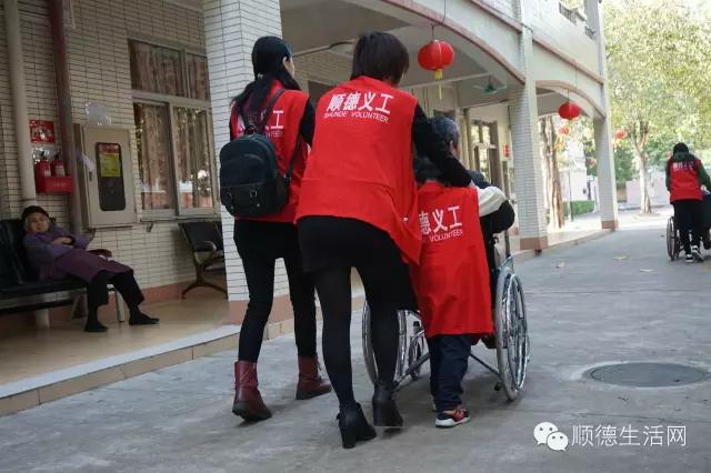 春暖花开暖意浓浓,春暖花开养老院