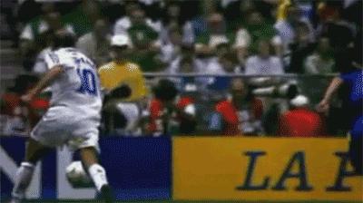 大师级盘点足坛逆天停球美如画,献上膝盖英文