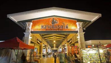 泰国拉差达火车头夜市攻略,泰国吃喝玩乐全攻略